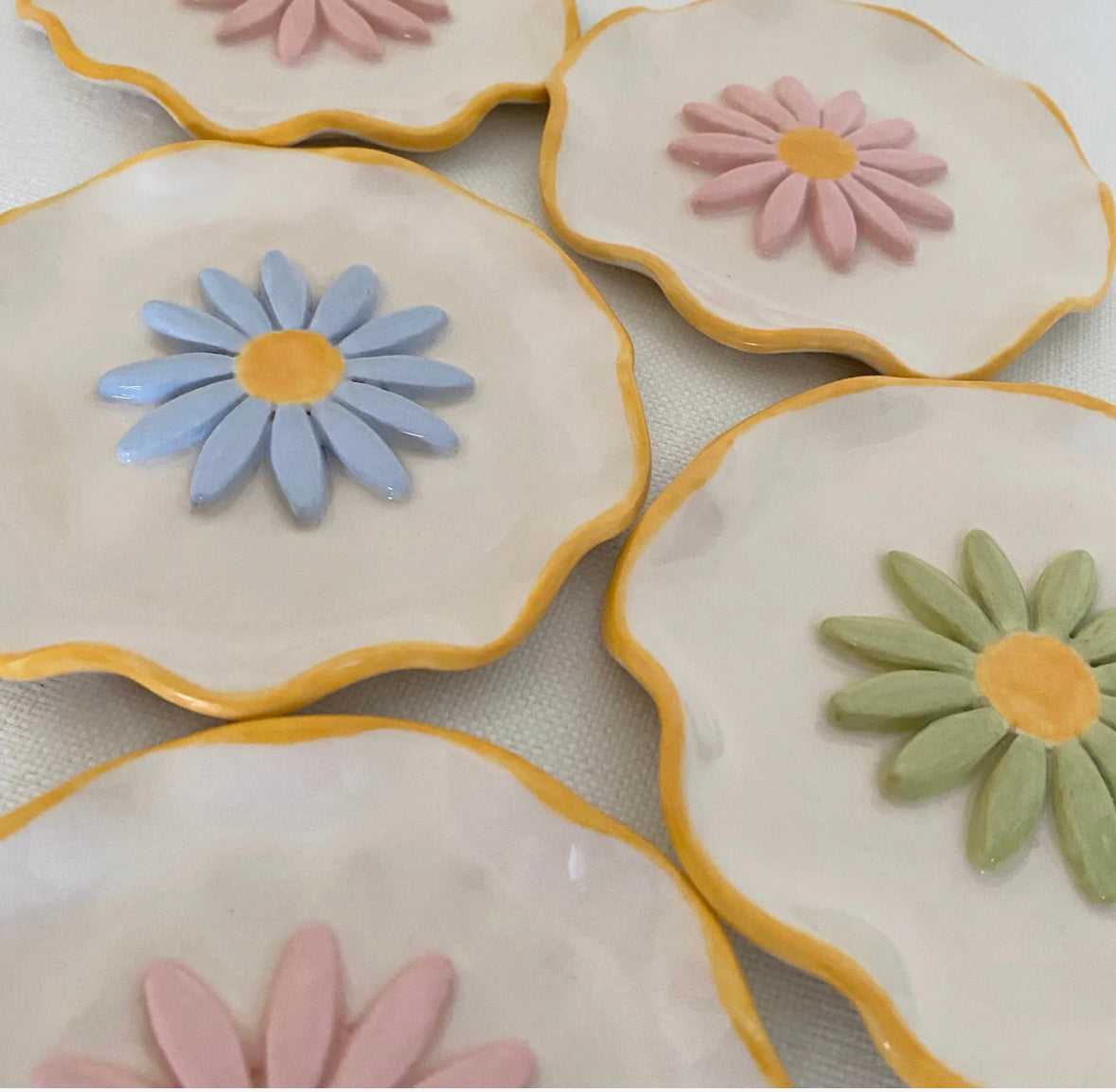 TINY DISH BLOMMA
