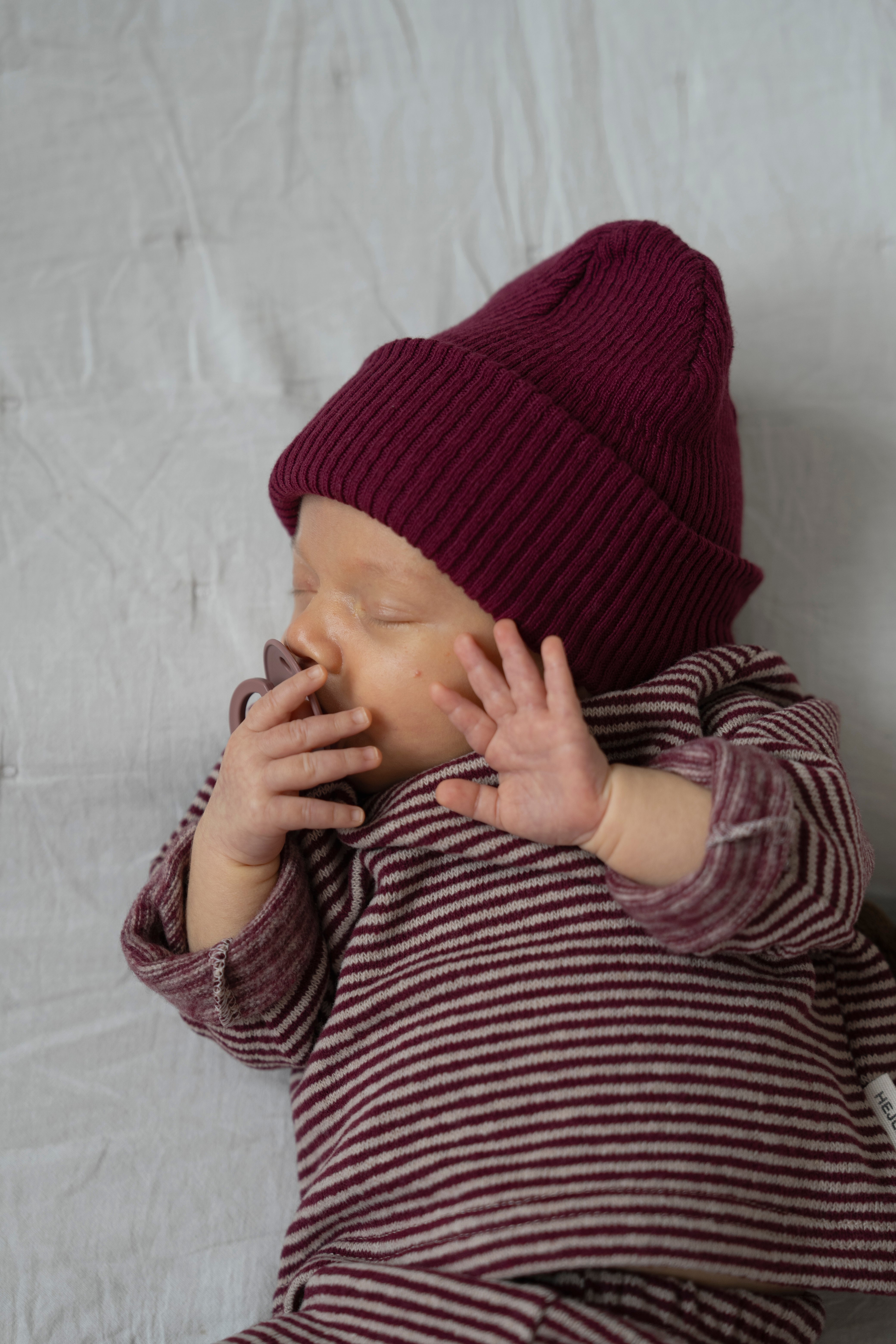 KNIT BEANIE RUBY
