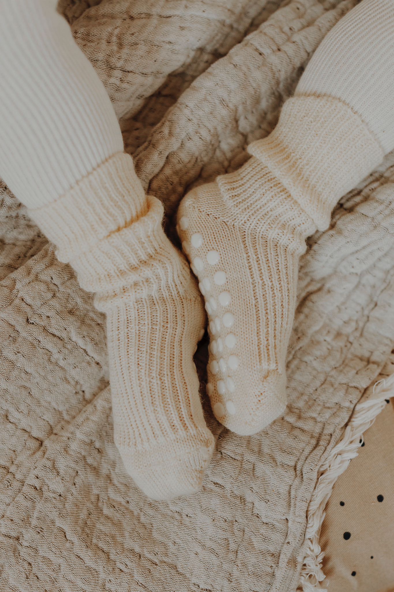 ANTI-SLIP WOOL SOCKS