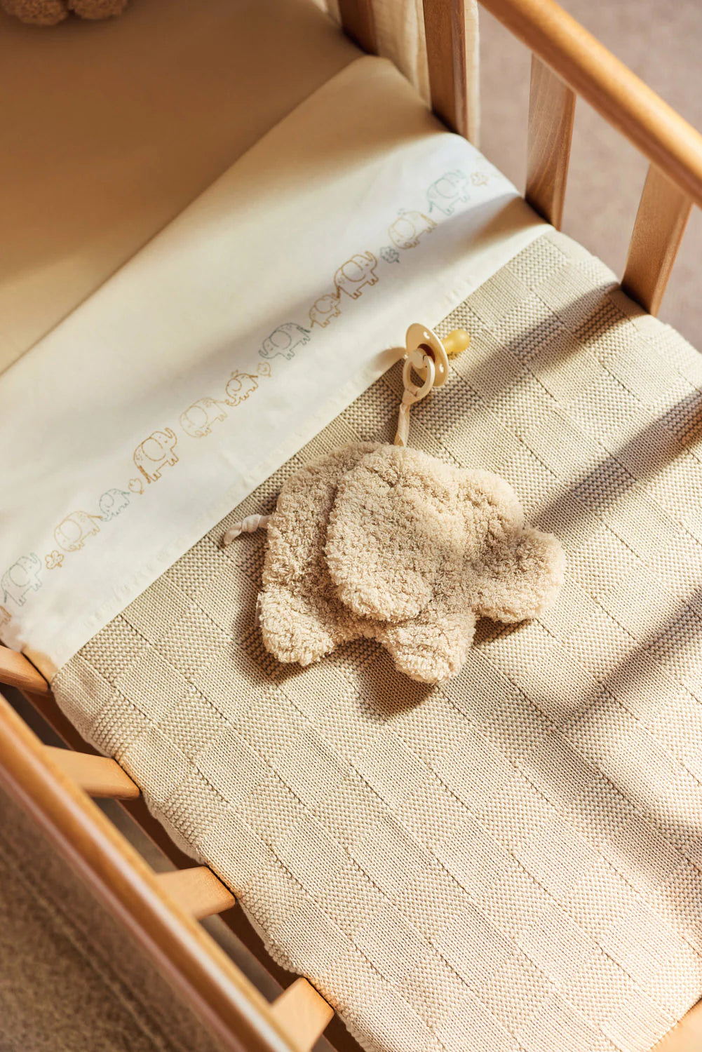 PACIFIER CLOTH ELEPHANT