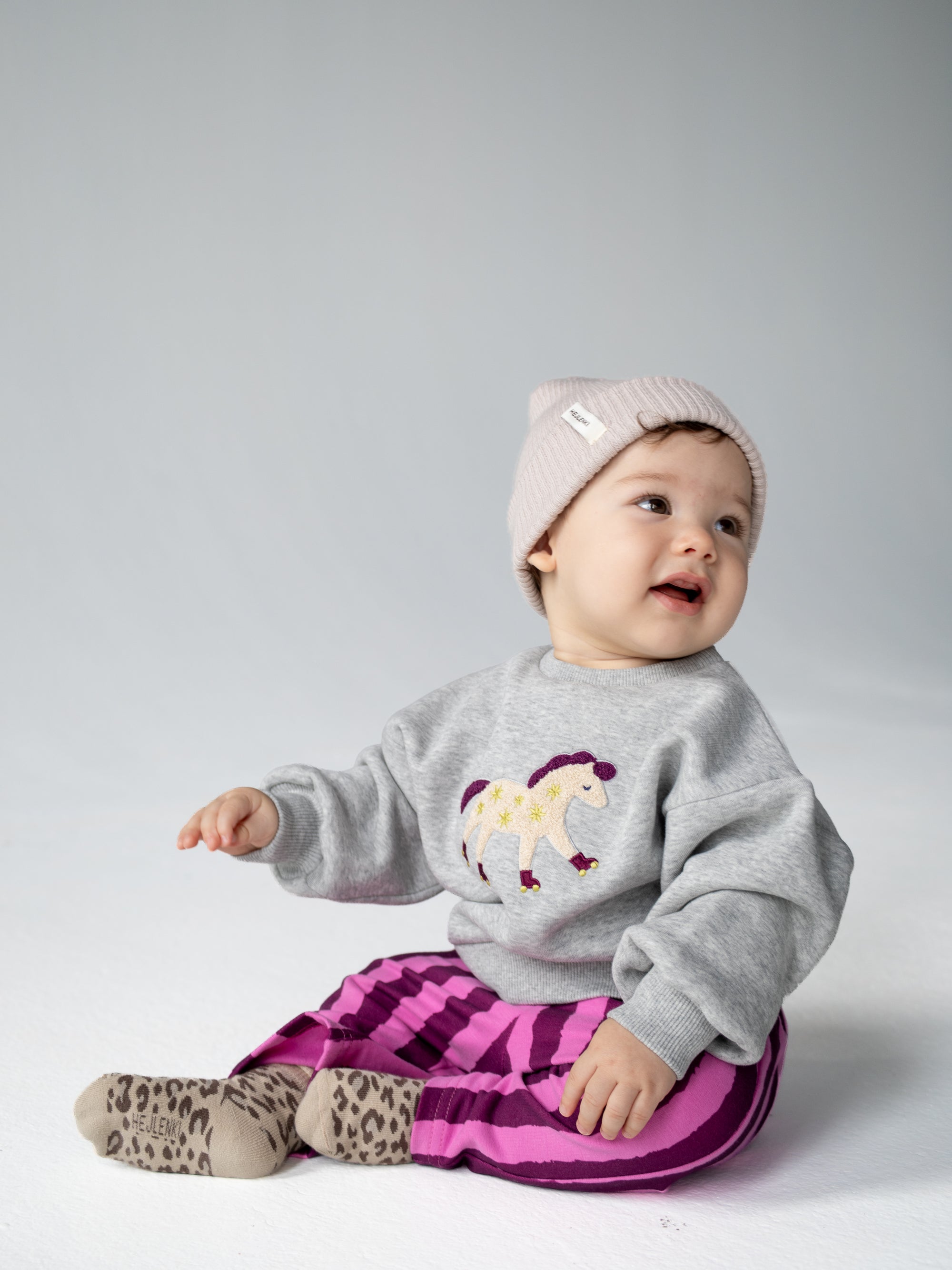 ROLLER PONY CLUB SWEATER