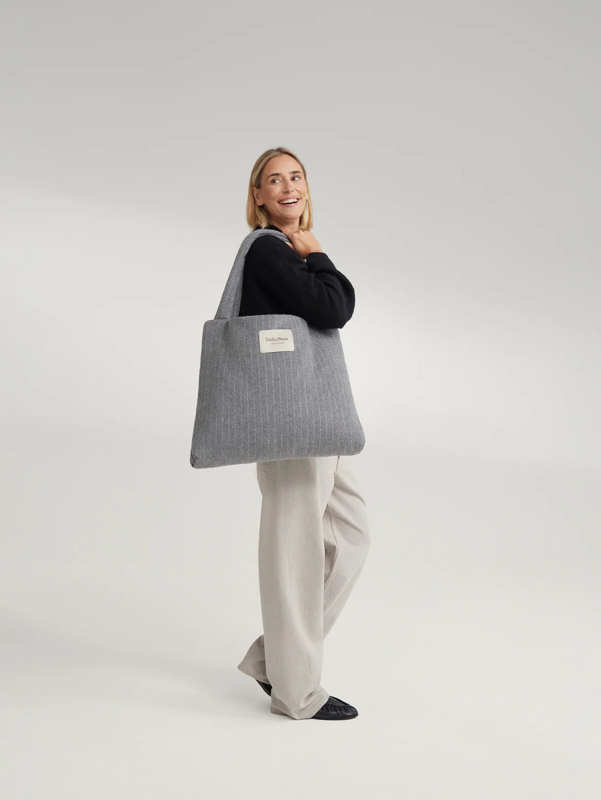MOM BAG LIGHT GREY FLANNEL CHALKSTRIPE