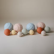 NESTING SPHERES SENSORY TOY