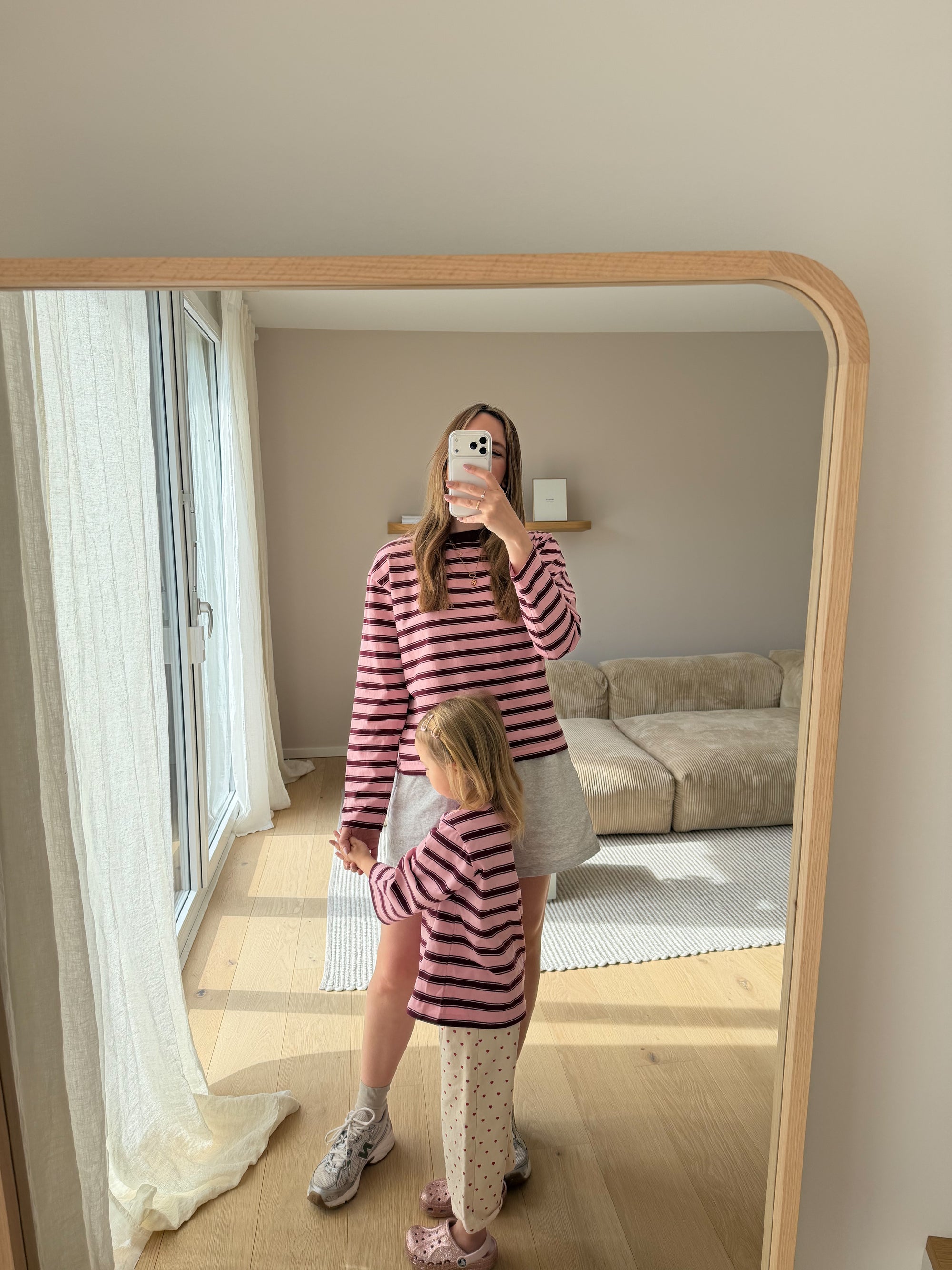 OVERSIZE LONGSLEEVE STRAWBERRY CHOCOLATE STRIPED