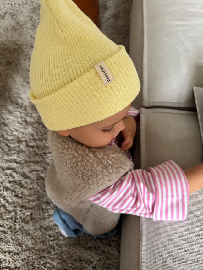 KNIT BEANIE BUTTER