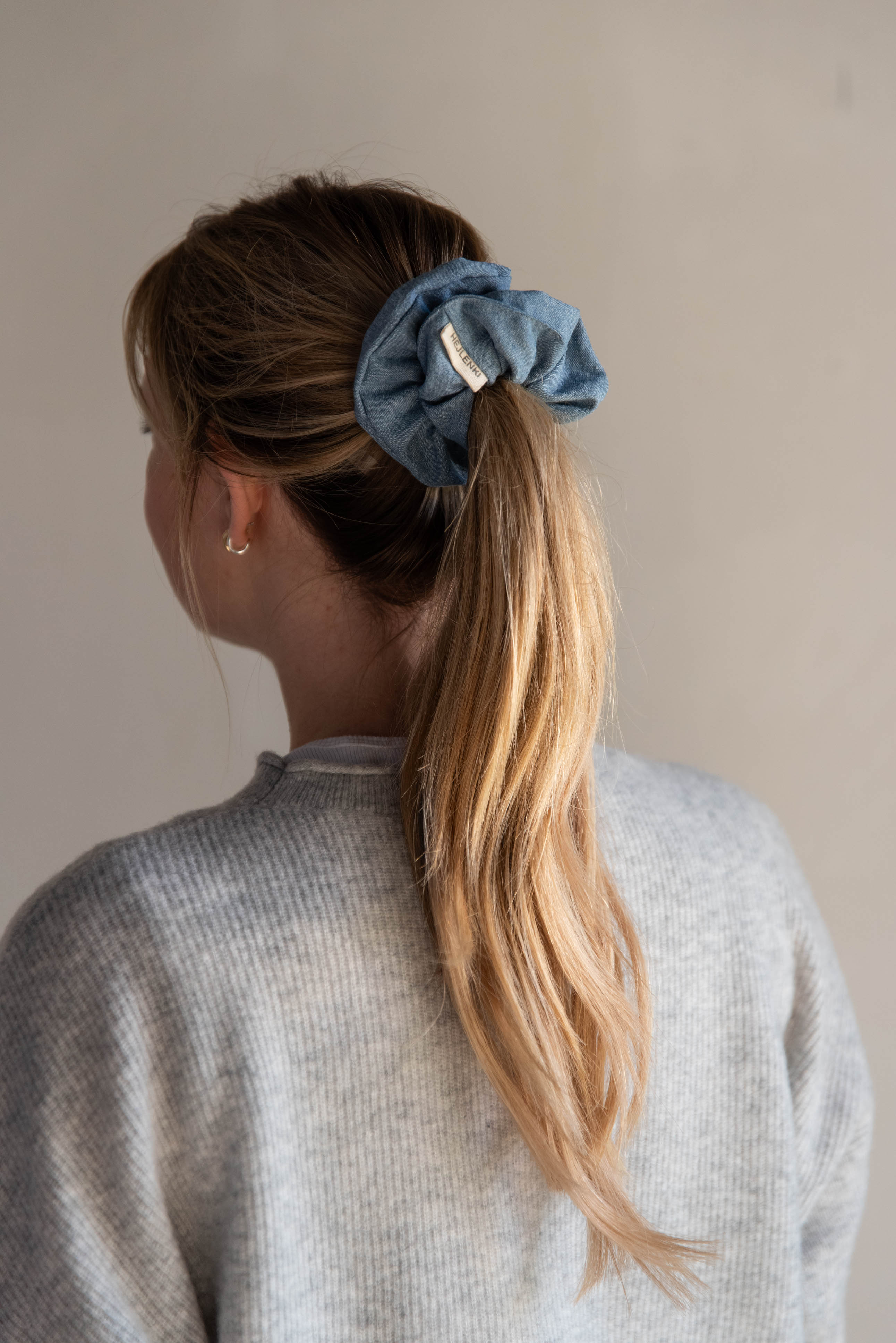 SCRUNCHIE DENIM