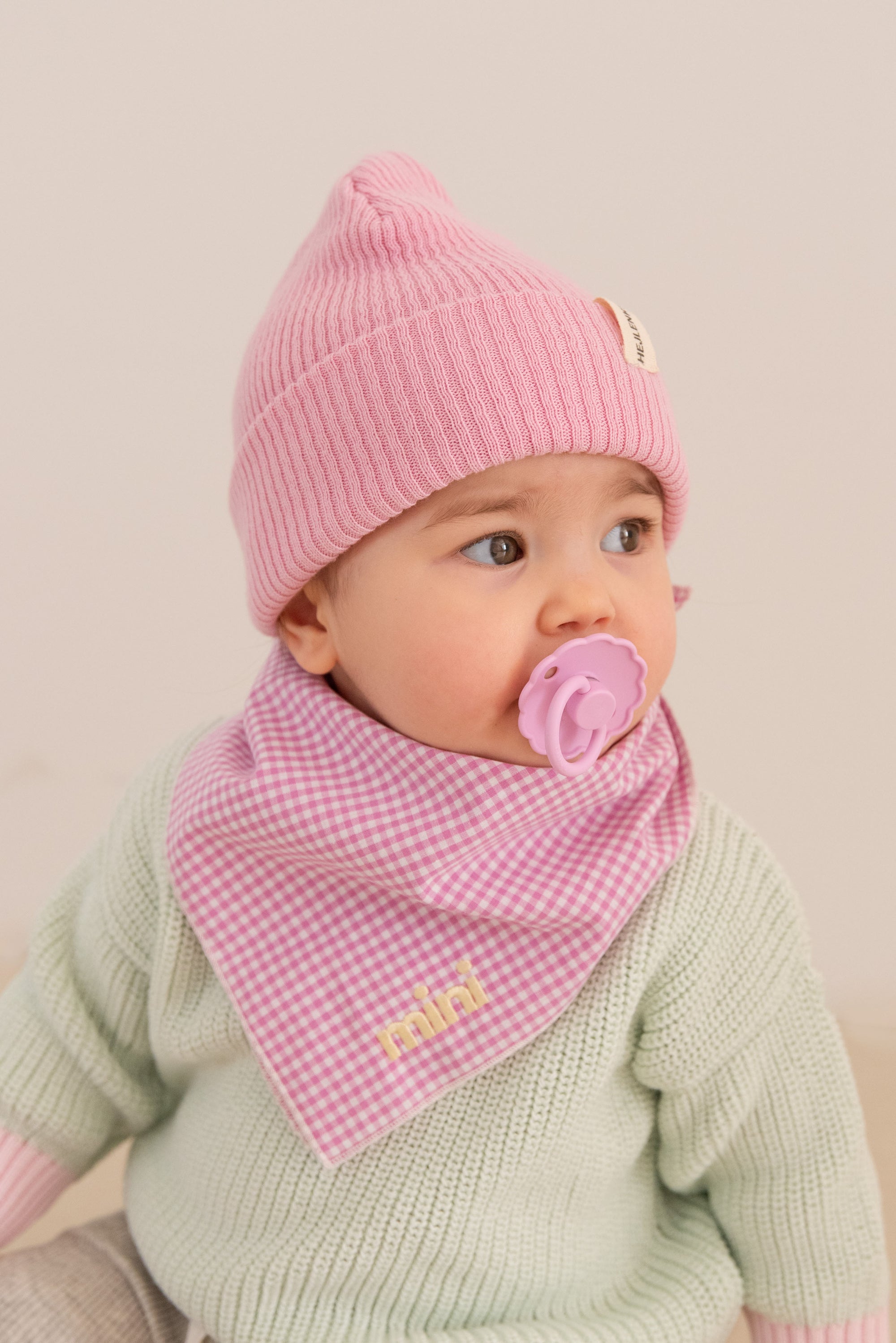 KNIT BEANIE STRAWBERRY MILK