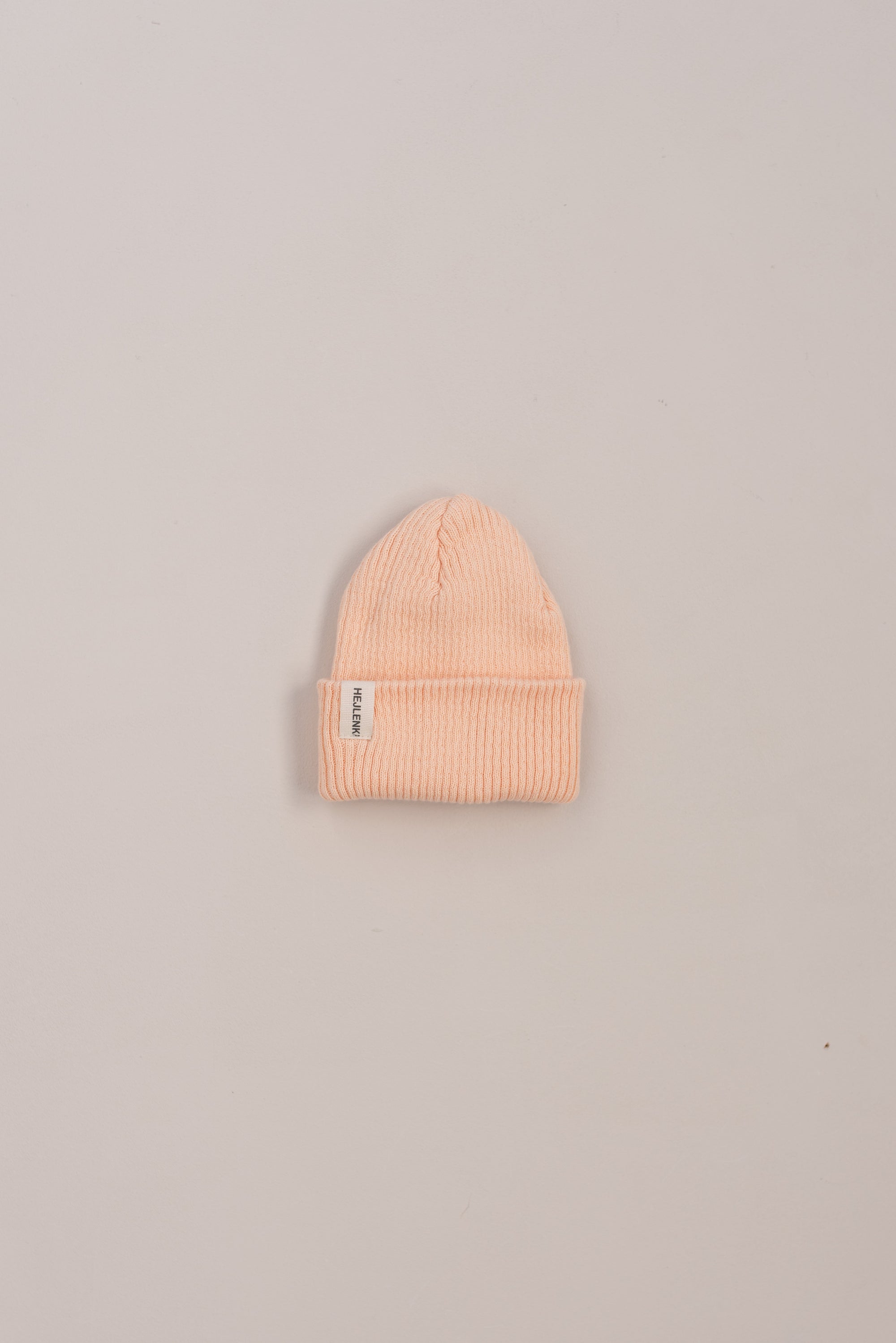 KNIT BEANIE PEACH