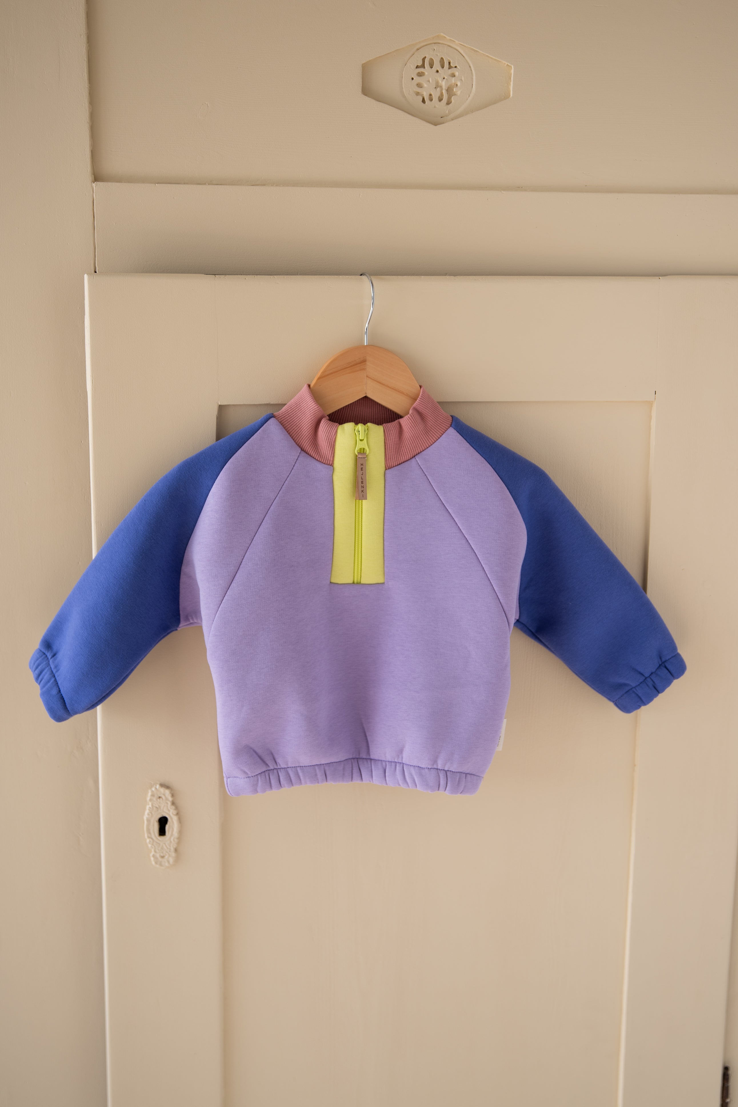 OVERSIZED ZIPPER SWEATER