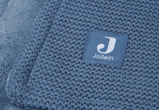 KNITTED FLEECE BLANKET